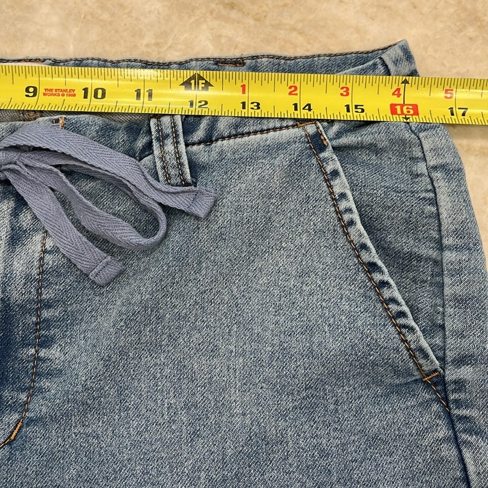 Tinseltown Ultra Wide Leg Cargo Jeans – Size Large | 32” Inseam - Picture 7 of 16